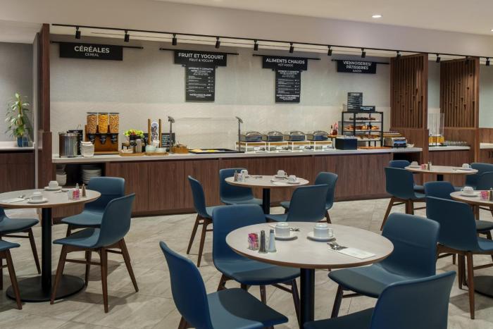 holiday inn laval montreal