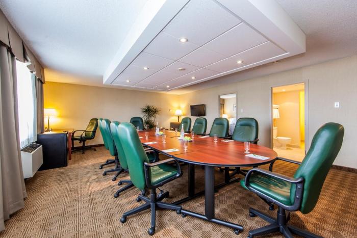 holiday inn laval montreal