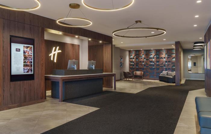 holiday inn laval montreal