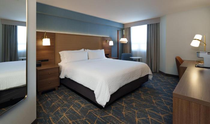holiday inn laval montreal