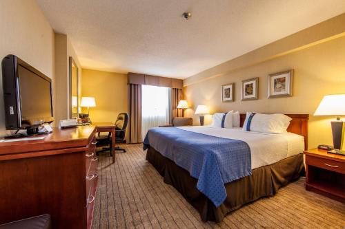 holiday inn laval montreal