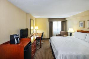 holiday inn laval montreal