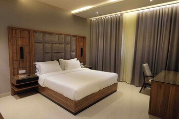 the plaza hotel and resort