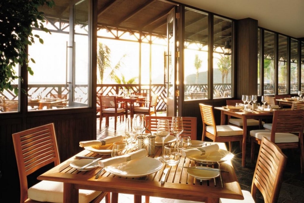 doubletree by hilton muscat al waha