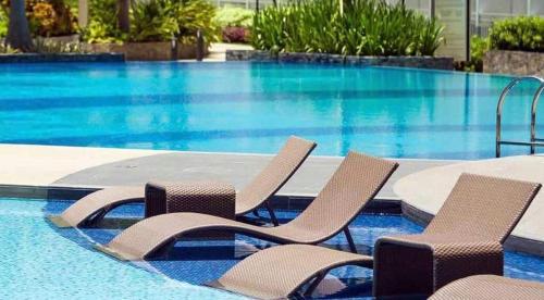 staycation in shell residences by aiza