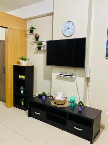 staycation in shell residences by aiza