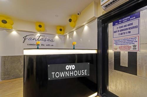 super townhouse fantasea hotels near omr