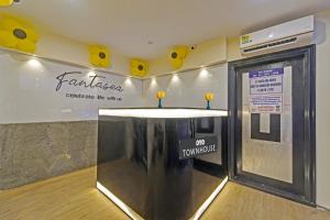 super townhouse fantasea hotels near omr
