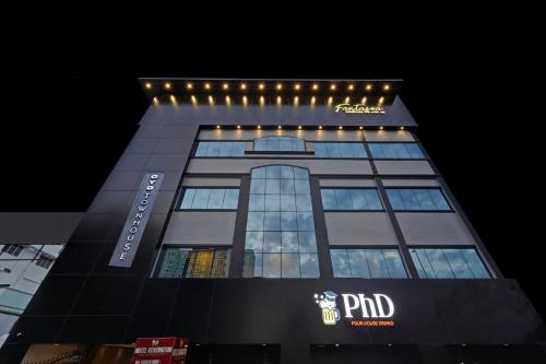 super townhouse fantasea hotels near omr