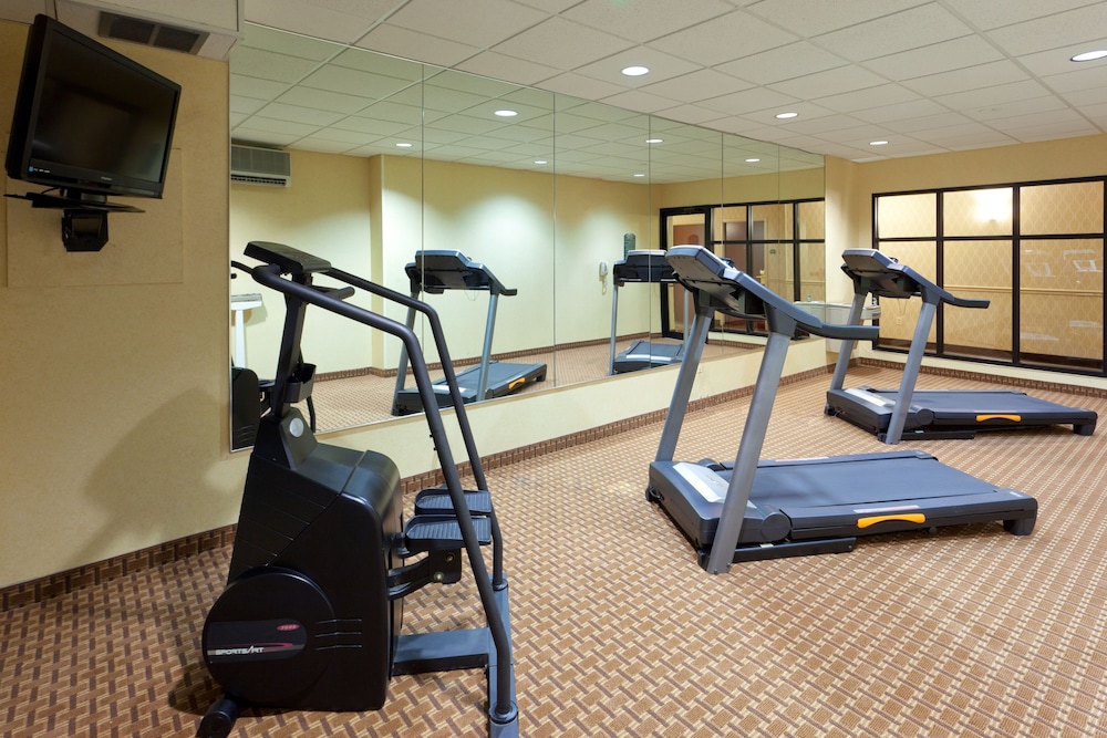 holiday inn express north east by ihg