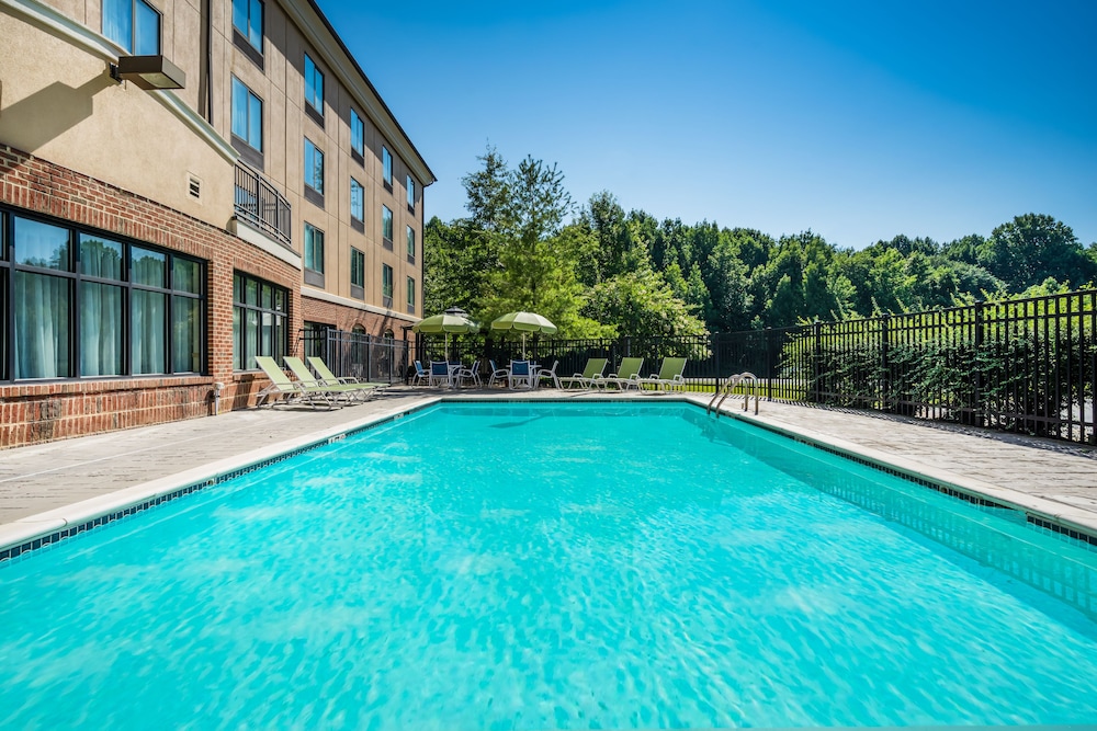 holiday inn express north east by ihg