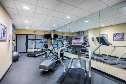 holiday inn express north east by ihg