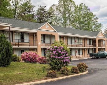 americas best value inn pilot mountain