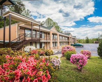 americas best value inn pilot mountain