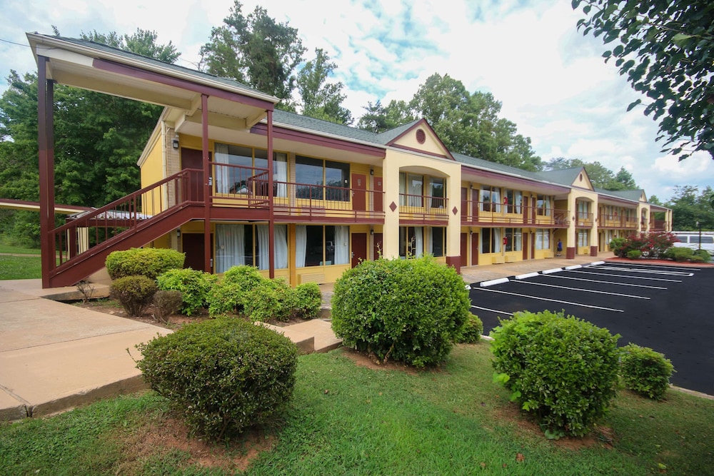 americas best value inn pilot mountain