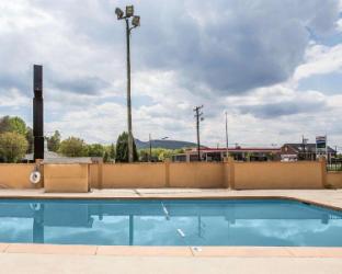 americas best value inn pilot mountain