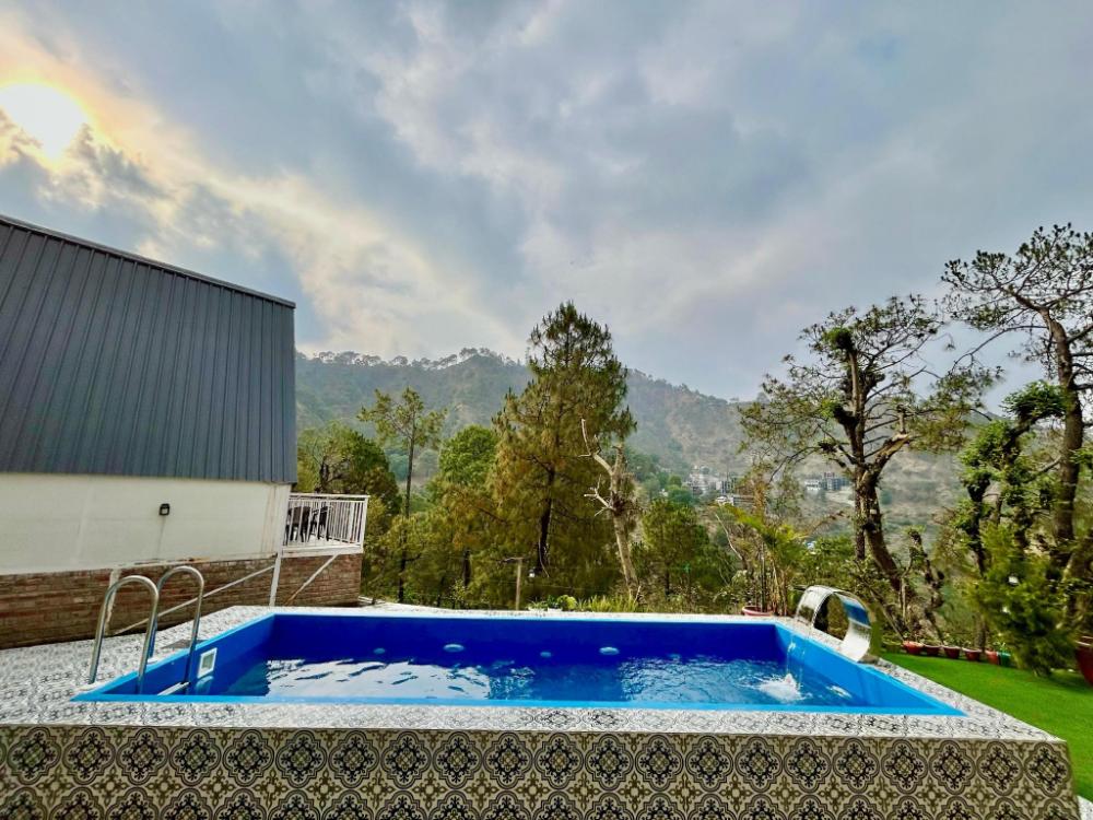 the lalitas majestic pines