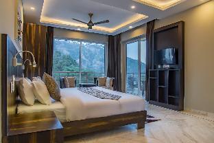 the lalitas majestic pines