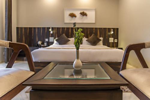 the lalitas majestic pines