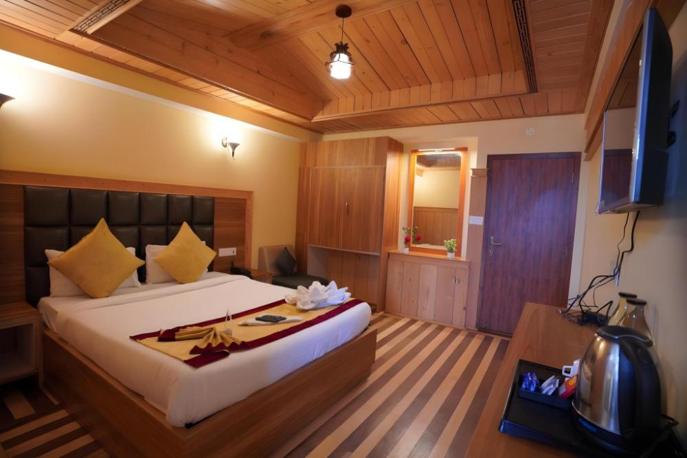 hotel golden tashi gakhil resort