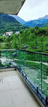 manuni inn riverside hotel