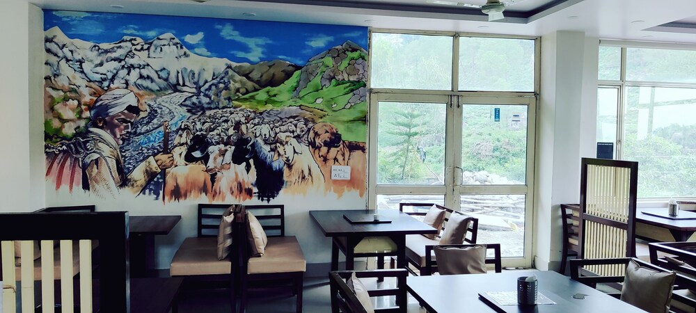 manuni inn riverside hotel