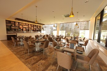 vrr hotels and convention centre