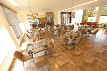 vrr hotels and convention centre