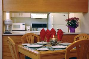 cartier place suite hotel