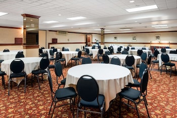 ramada plaza by wyndham gatineau manoir du casino
