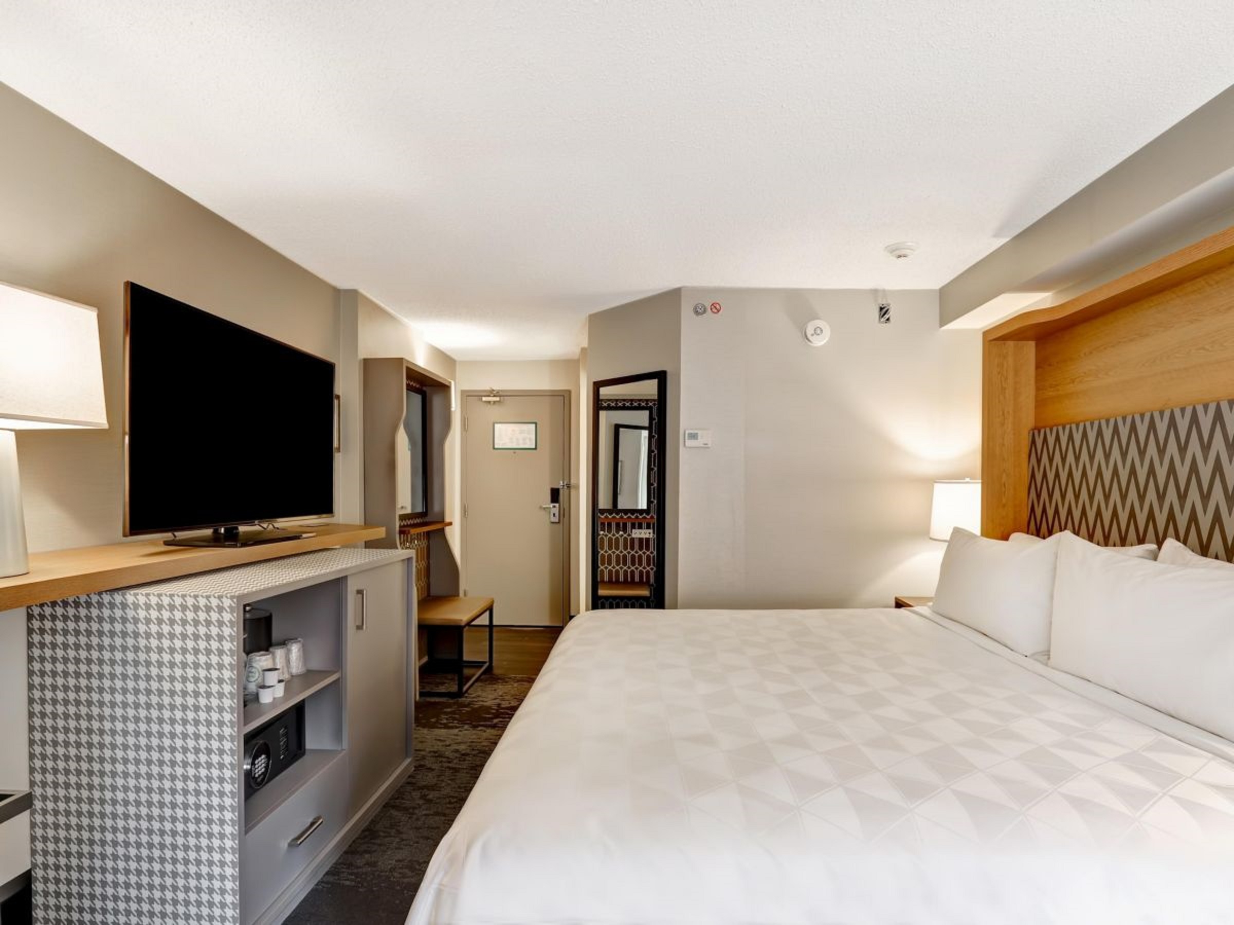 holiday inn ottawa dwtn parliament hill by ihg