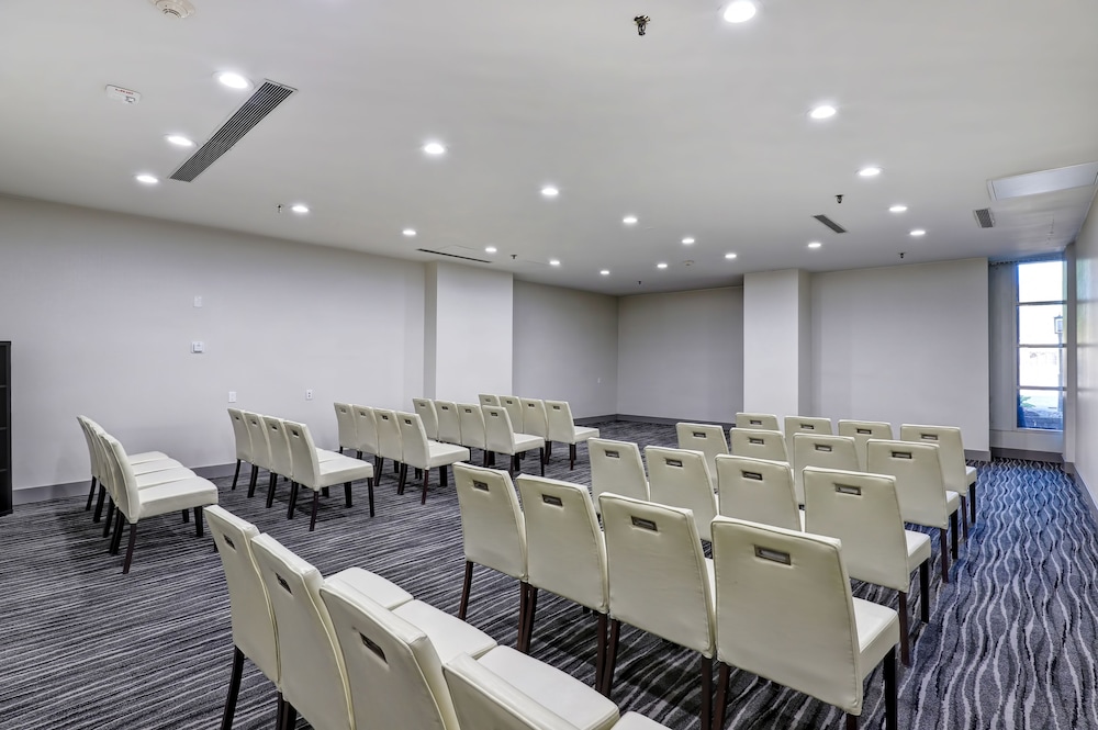 holiday inn ottawa dwtn parliament hill by ihg
