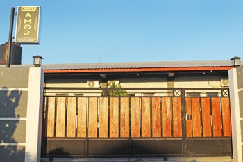 Amor Homestay Near Eltari International Airport Mitra Reddoorz,,2 star