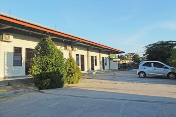 Amor Homestay Near Eltari International Airport Mitra Reddoorz,,2 star