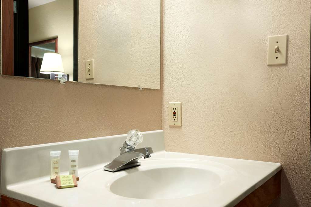 super 8 by wyndham macon