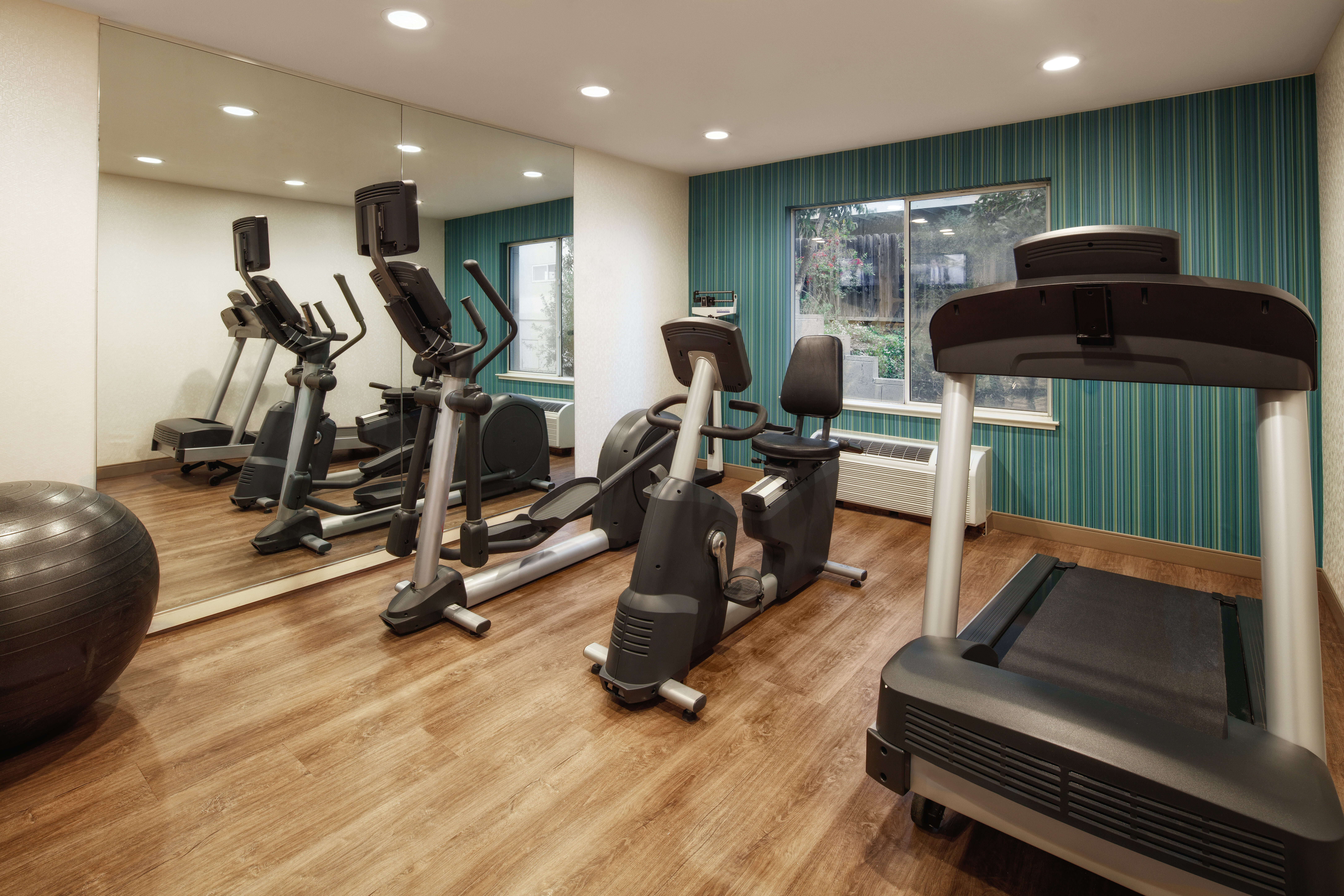 holiday inn express suites belmont by ihg