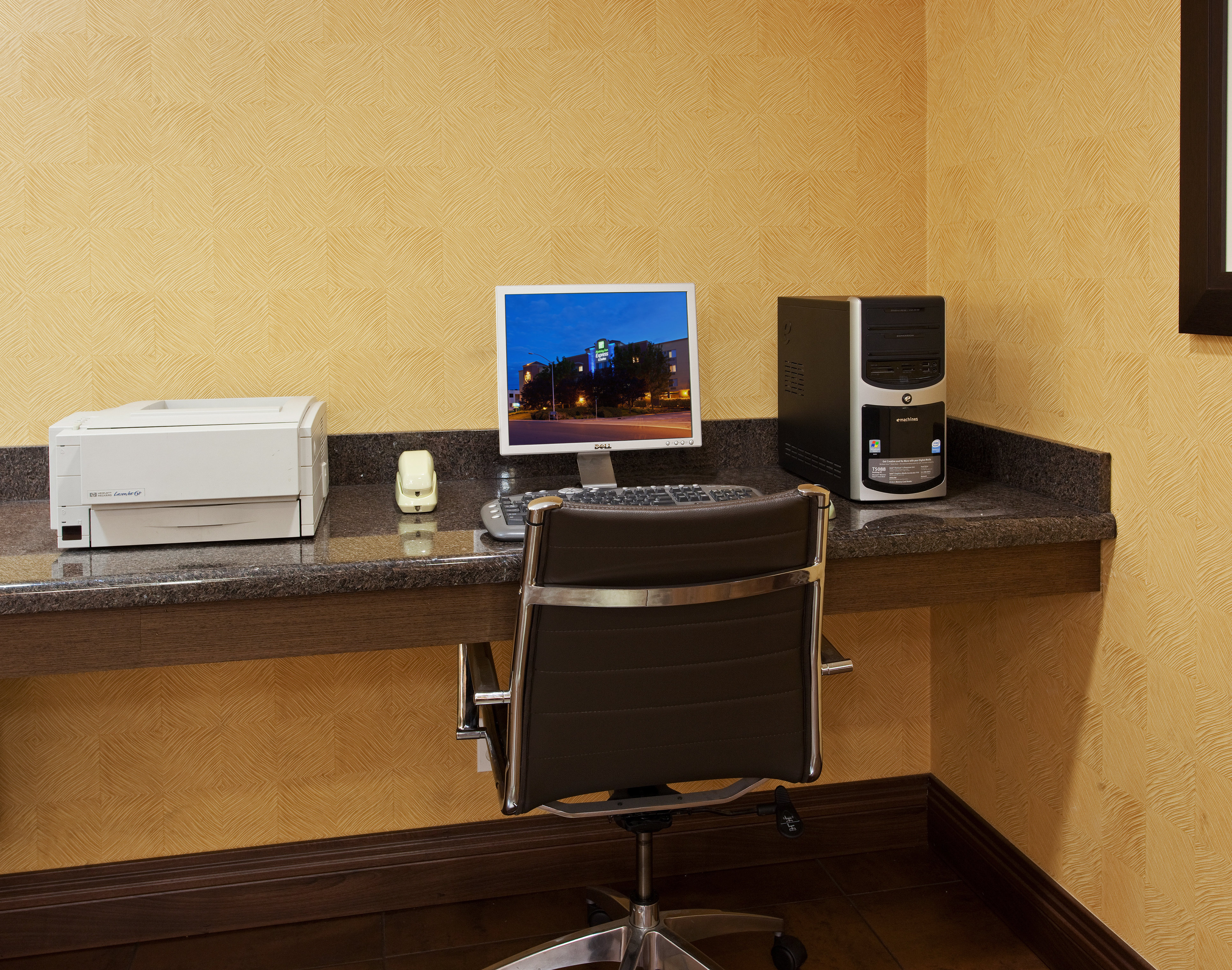 holiday inn express suites belmont by ihg