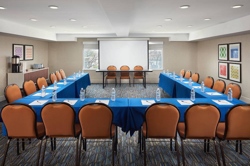 holiday inn express suites belmont by ihg
