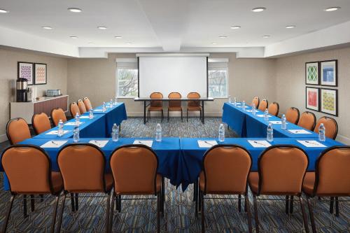 holiday inn express suites belmont by ihg