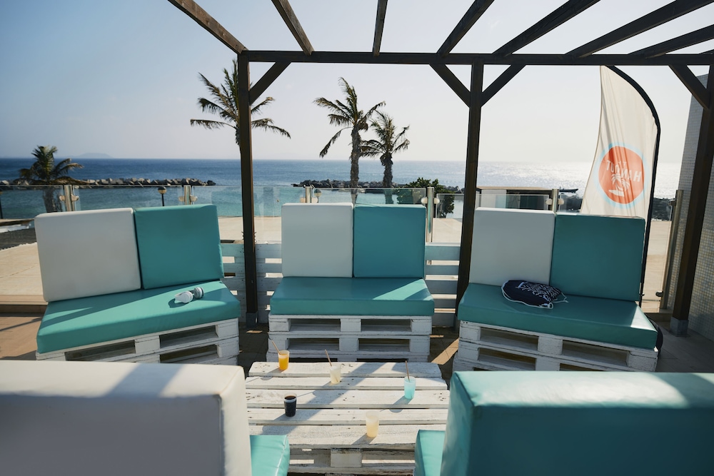 flamingo beach resort