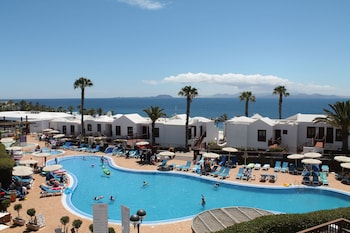 flamingo beach resort
