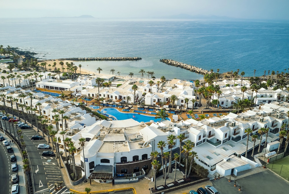 flamingo beach resort