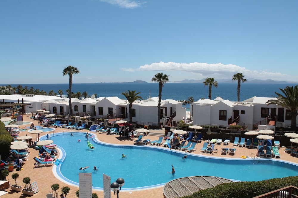 flamingo beach resort