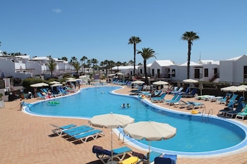 flamingo beach resort
