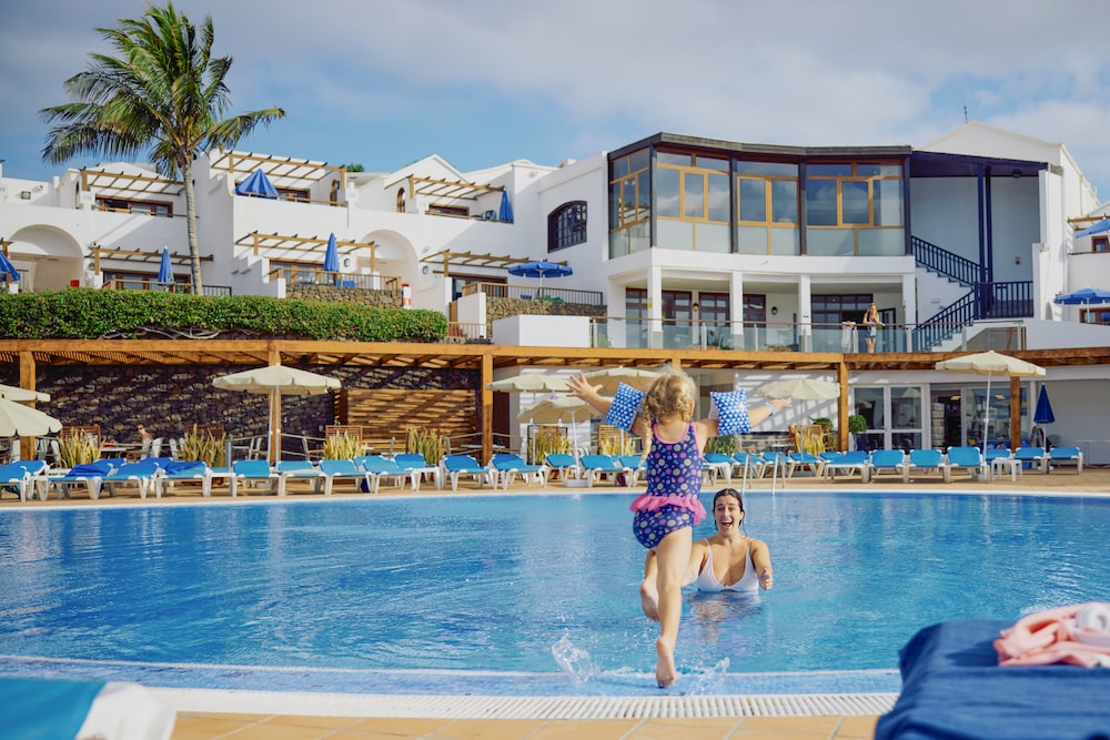 flamingo beach resort