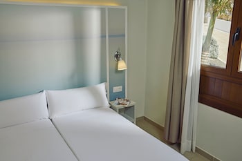 flamingo beach resort