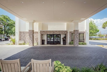 hampton inn tampa international airport westshore