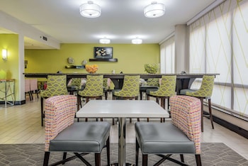 hampton inn tampa international airport westshore