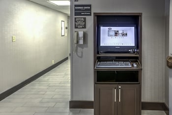 hampton inn tampa international airport westshore