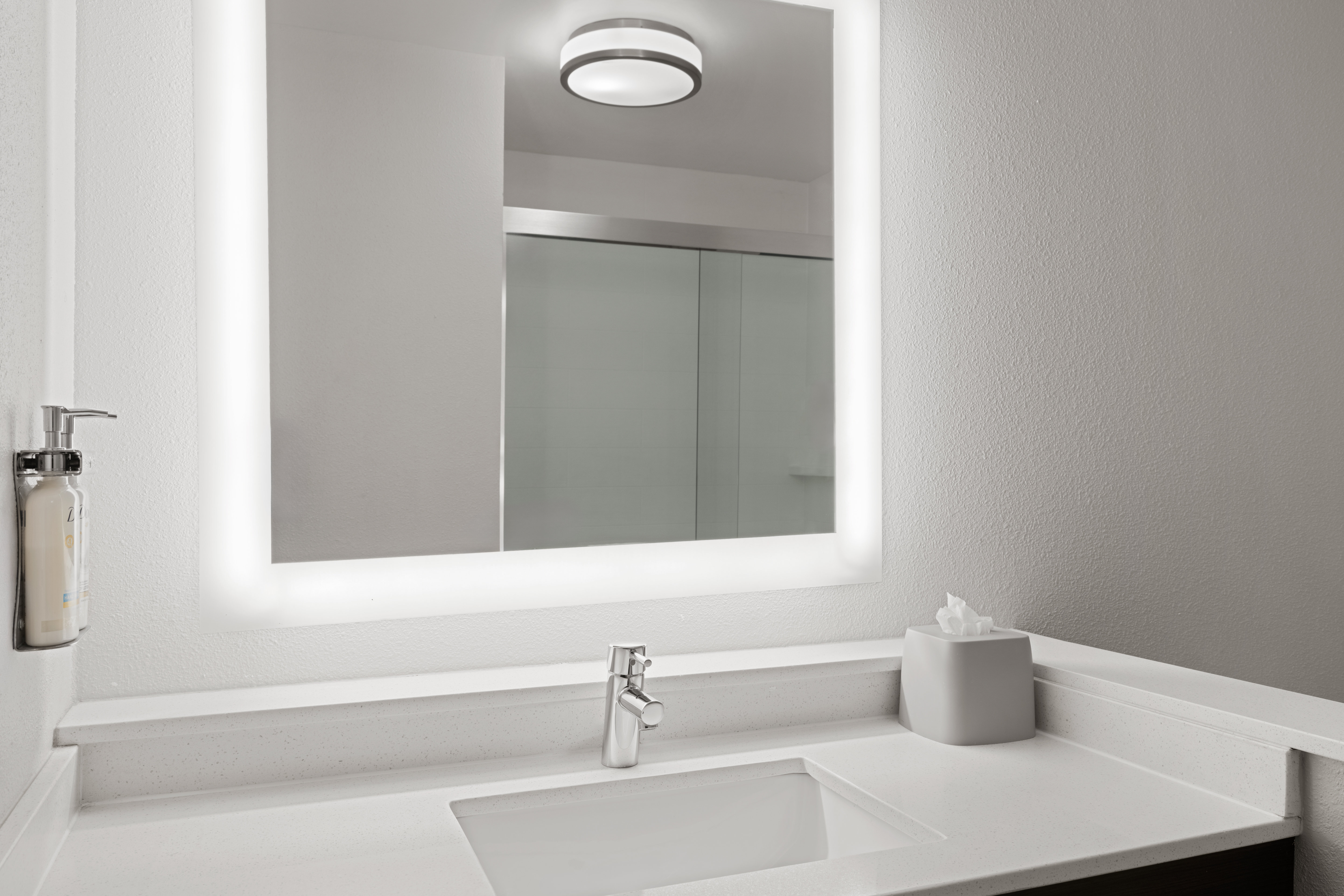 holiday inn express and suites tampa east ybor city